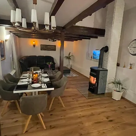 Lovely Villa Monte Close To Cologne With Three Bedrooms And One Bathroom Frechen Exterior photo