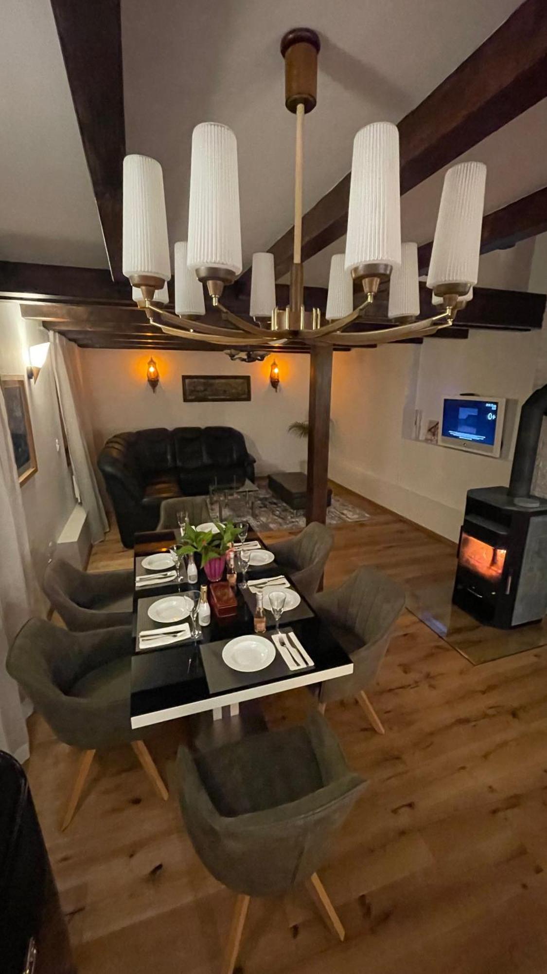 Lovely Monte Close To Cologne With Three Bedrooms And One Bathroom Frechen