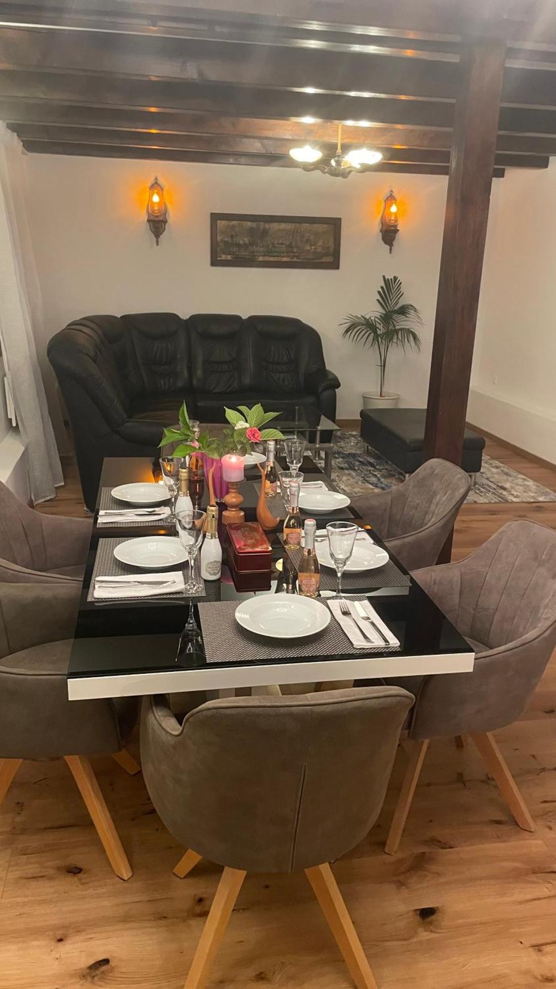 Apartment Lovely Monte Close To Cologne With Three Bedrooms And One Bathroom Frechen