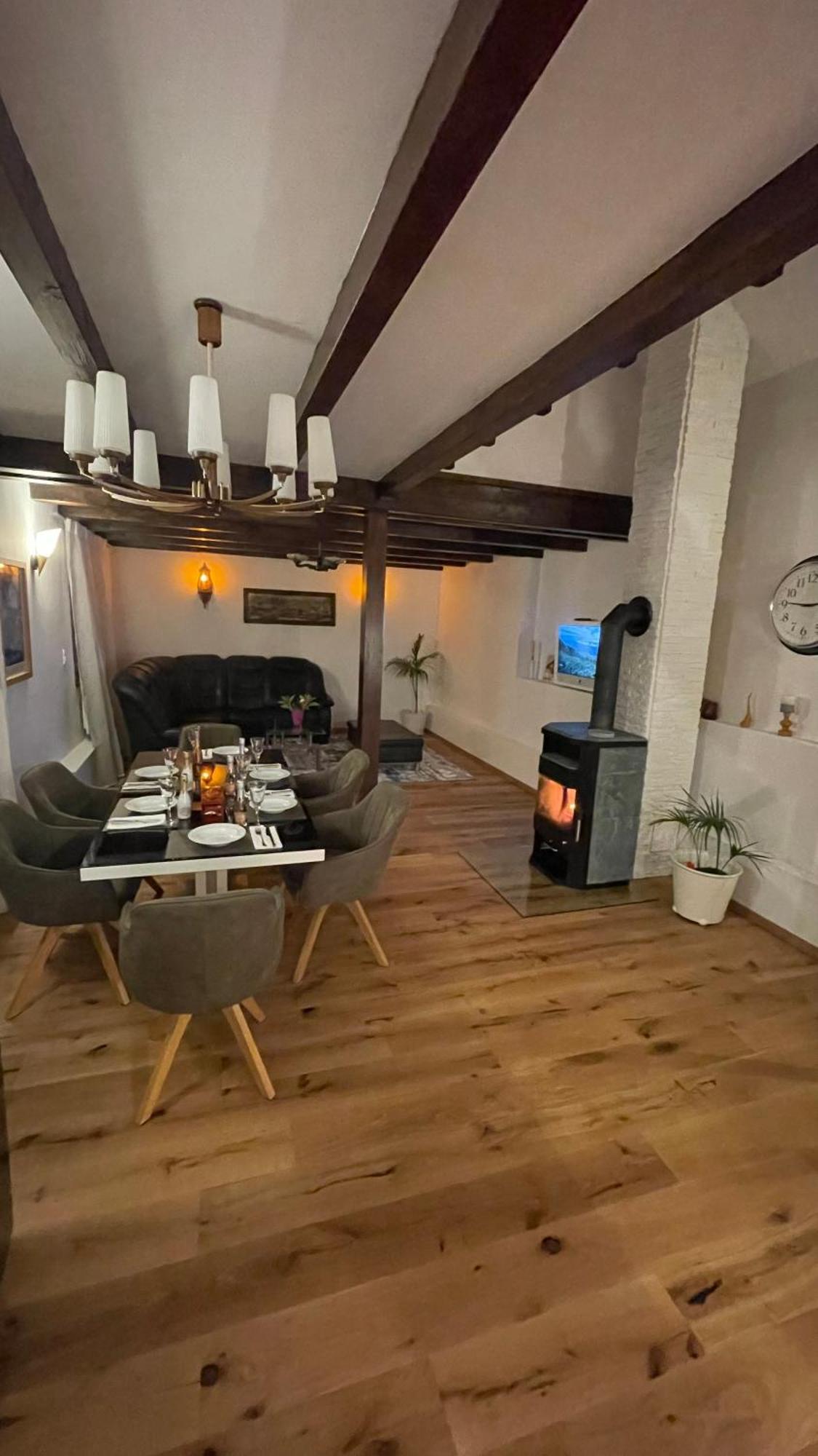 Apartment Lovely Monte Close To Cologne With Three Bedrooms And One Bathroom *