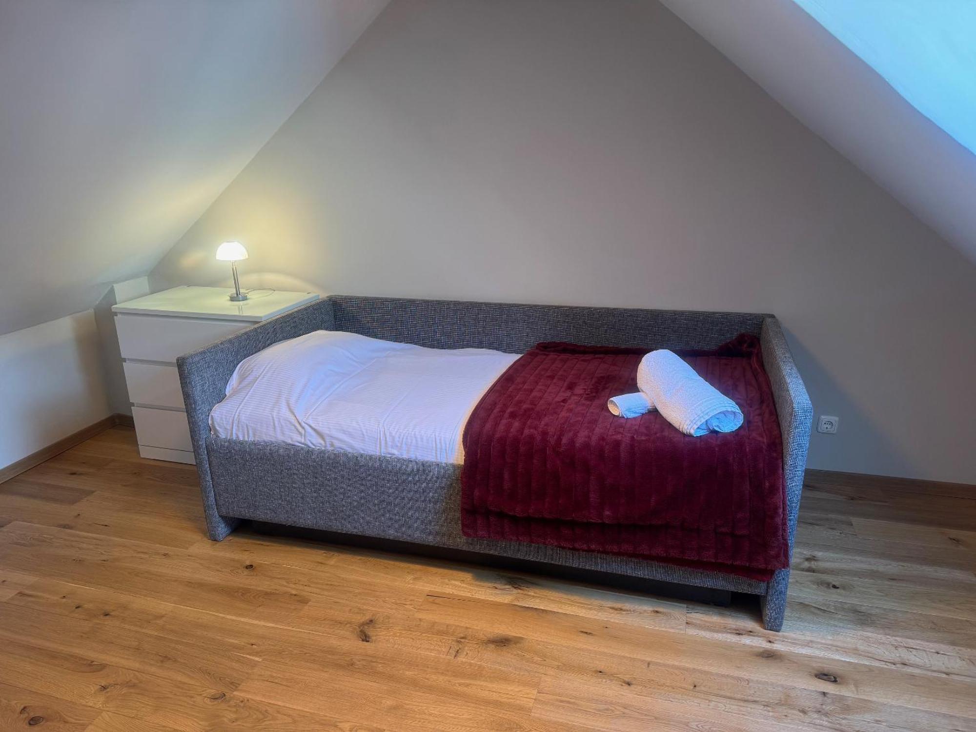 Lovely Monte Close To Cologne With Three Bedrooms And One Bathroom Apartment