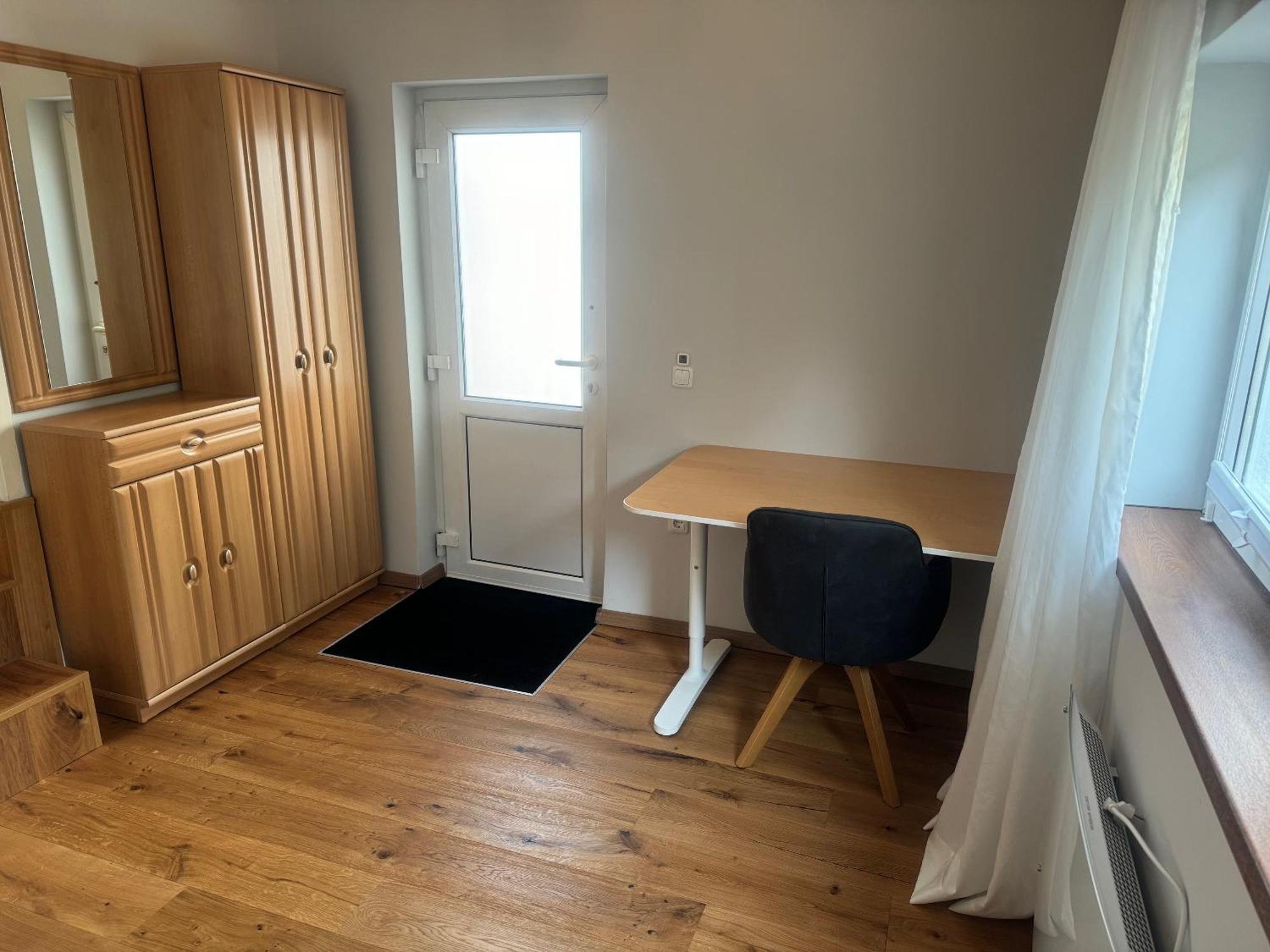 Apartment Lovely Monte Close To Cologne With Three Bedrooms And One Bathroom