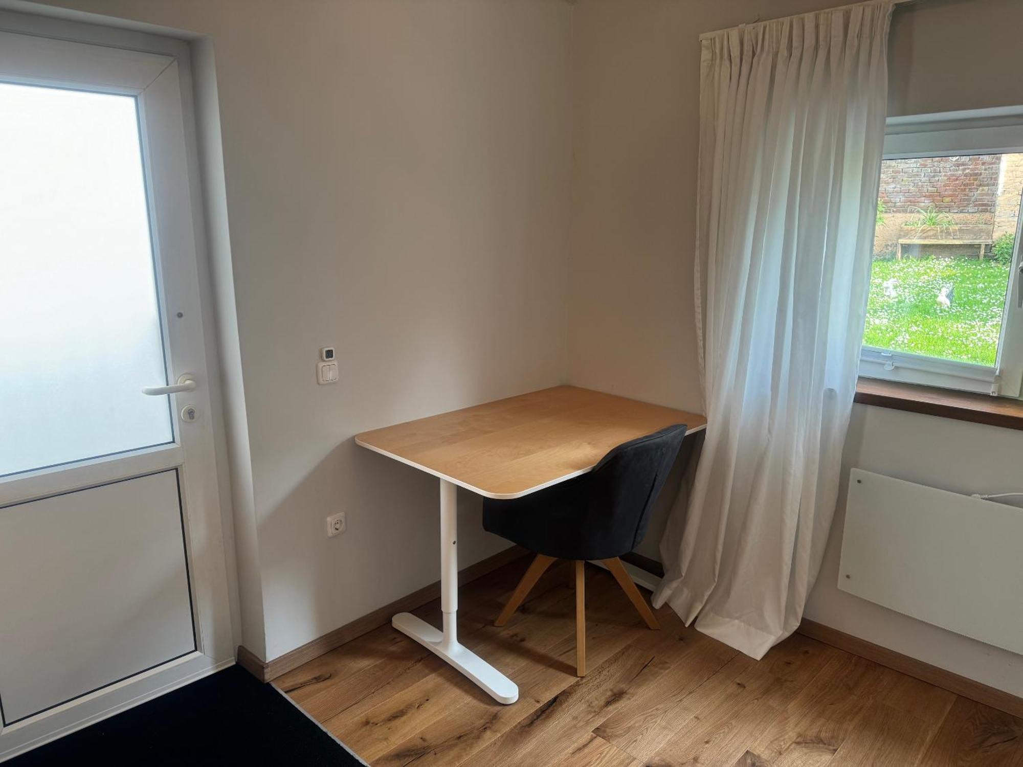 Apartment Lovely Monte Close To Cologne With Three Bedrooms And One Bathroom *