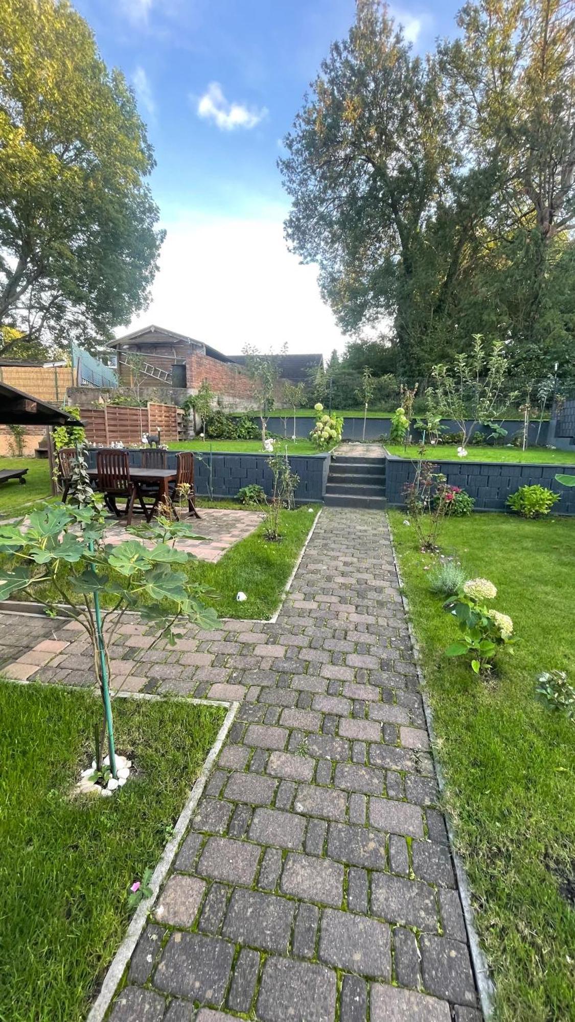 Apartment Lovely Monte Close To Cologne With Three Bedrooms And One Bathroom