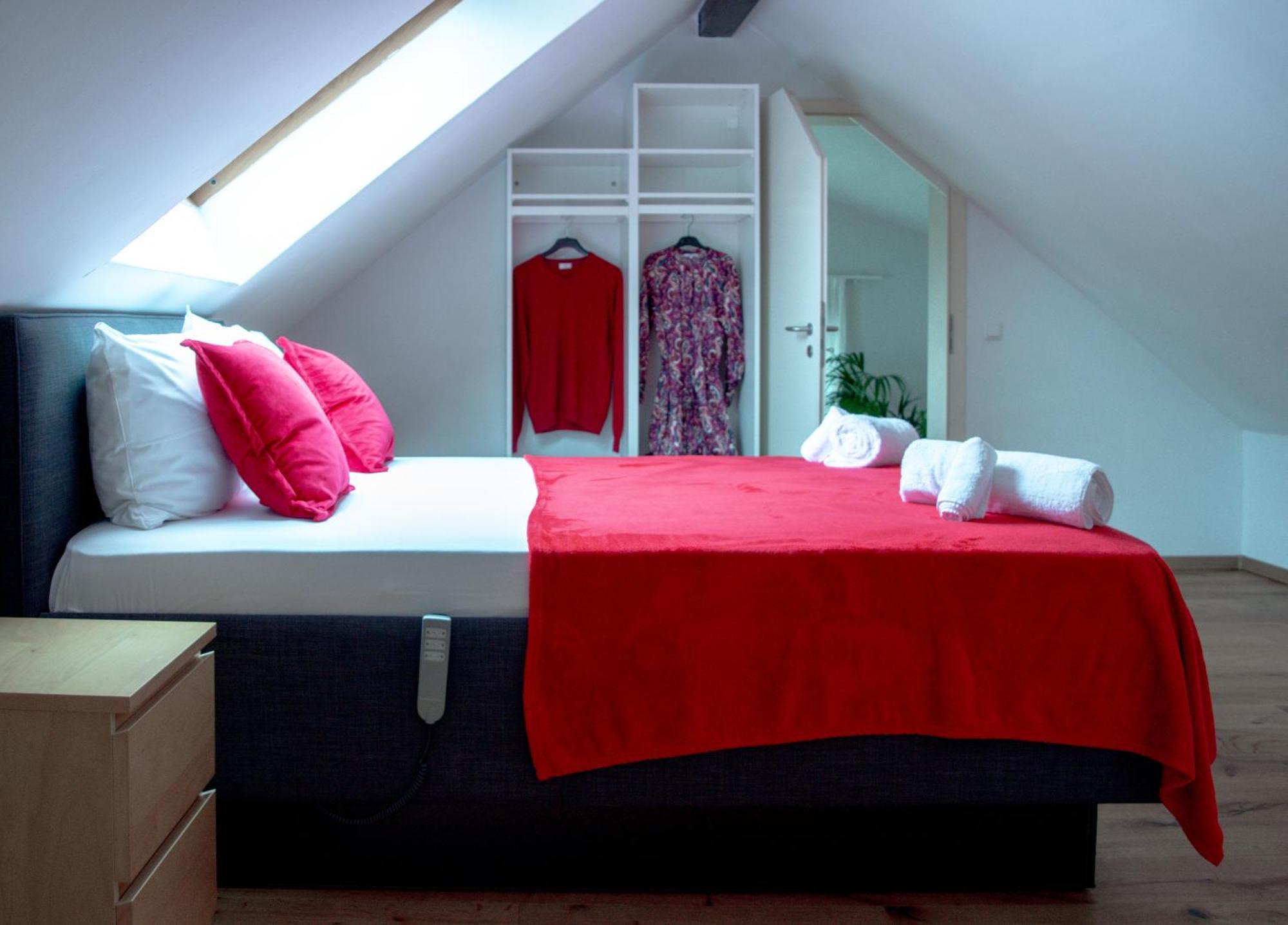 Lovely Monte Close To Cologne With Three Bedrooms And One Bathroom Apartment Frechen
