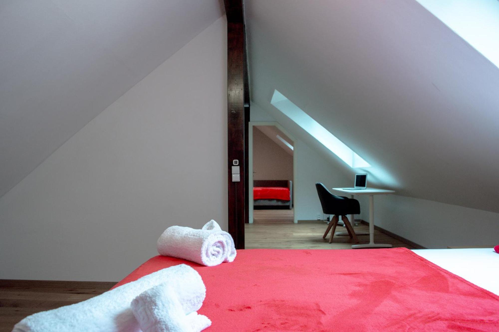 Lovely Monte Close To Cologne With Three Bedrooms And One Bathroom Apartment Frechen