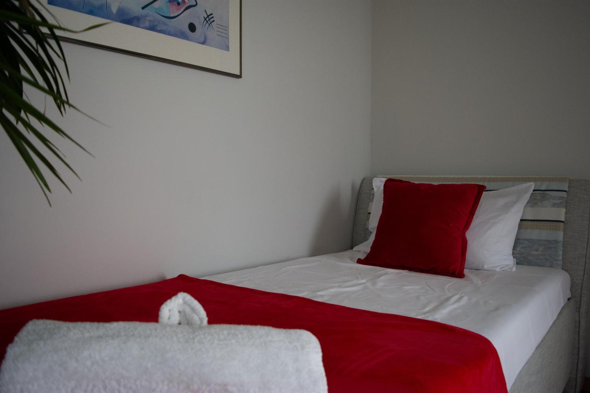 Lovely Monte Close To Cologne With Three Bedrooms And One Bathroom * Frechen