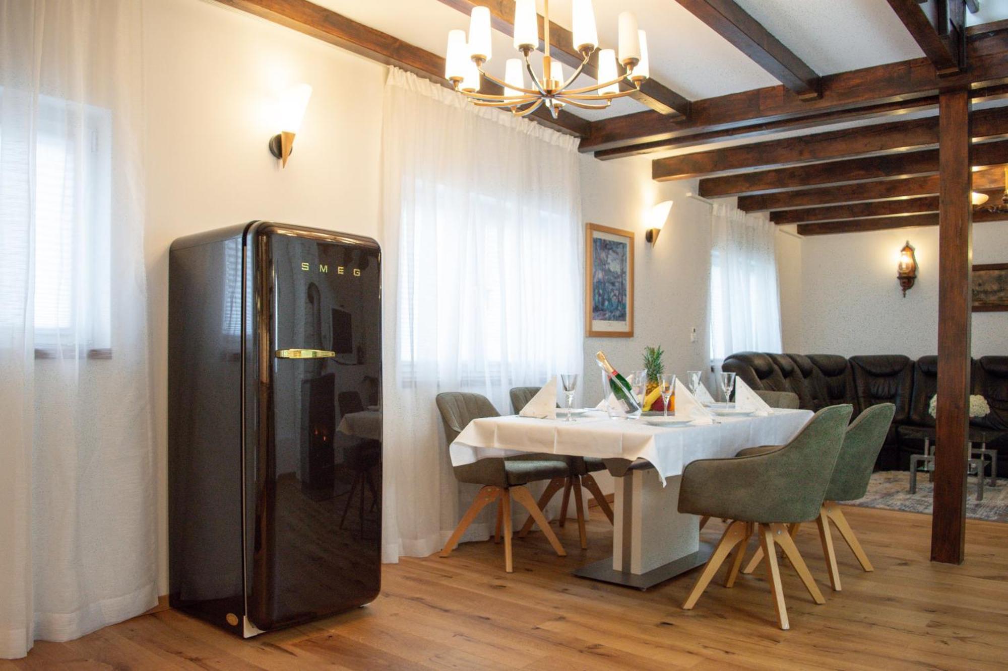Lovely Monte Close To Cologne With Three Bedrooms And One Bathroom