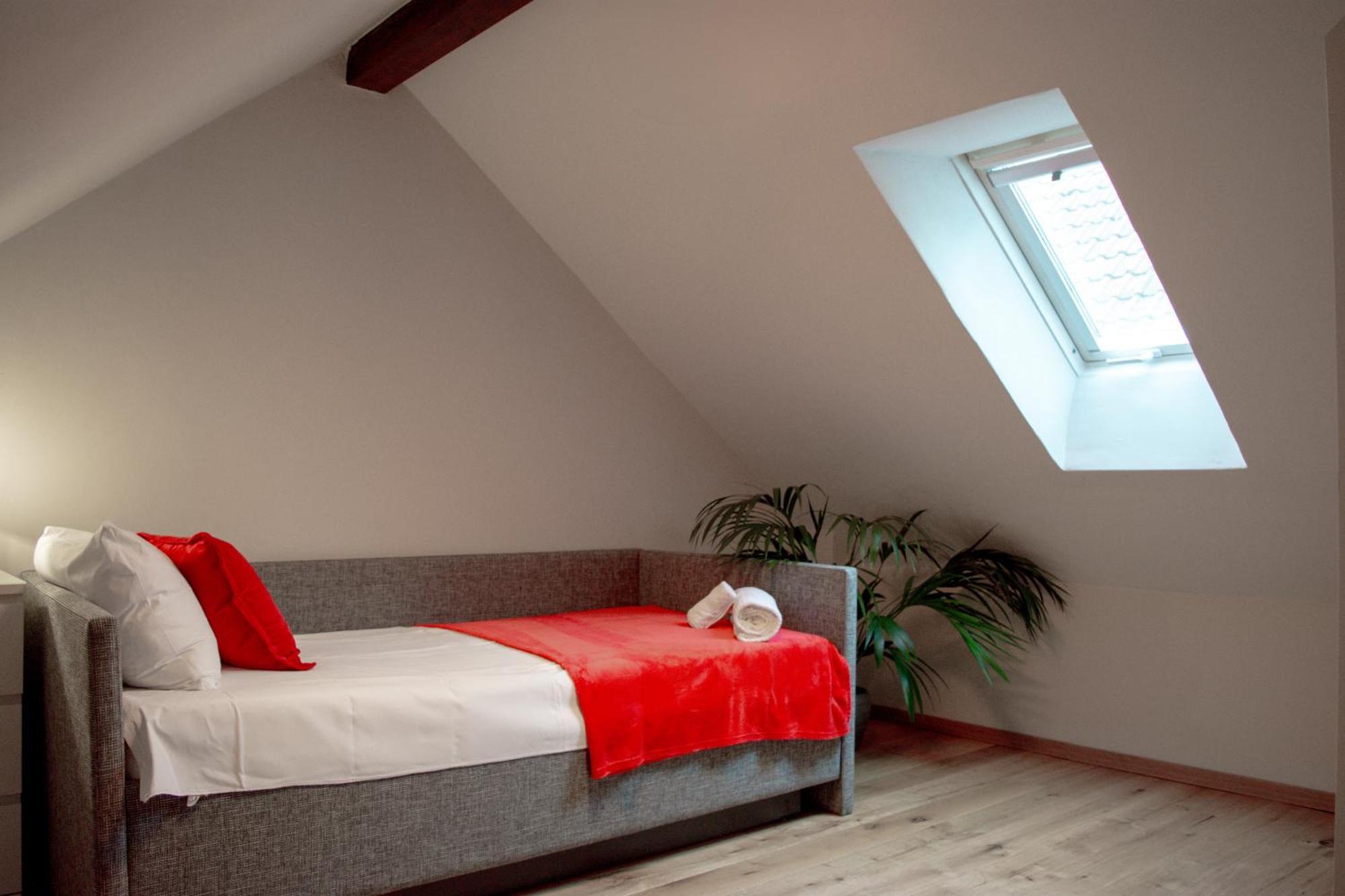 Apartment Lovely Monte Close To Cologne With Three Bedrooms And One Bathroom Frechen