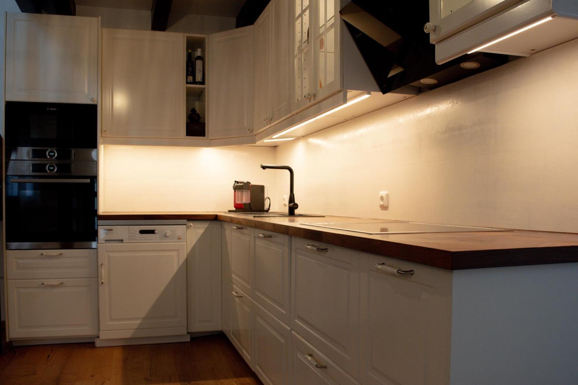 Lovely Monte Close To Cologne With Three Bedrooms And One Bathroom Frechen